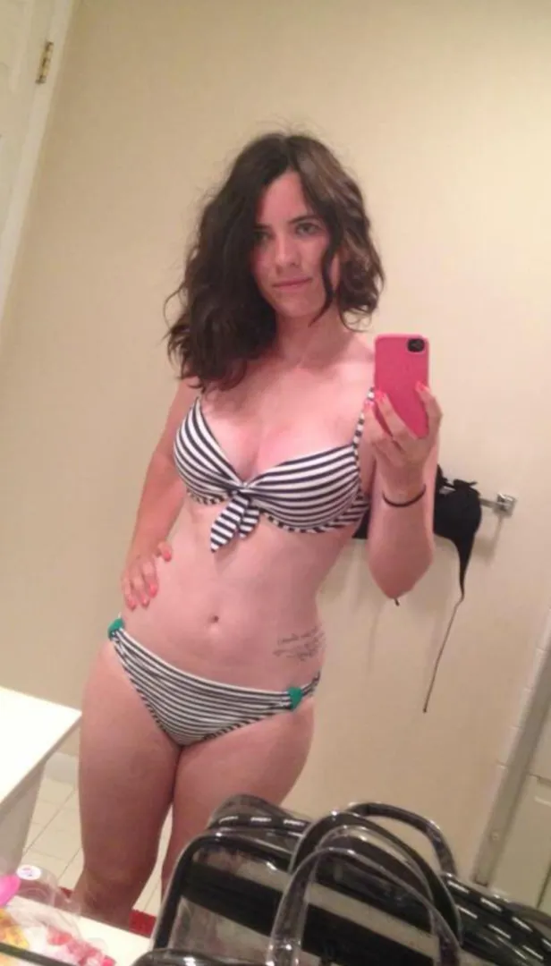 24F Canadian, learning, loving and exploring posted by cjinbarrie