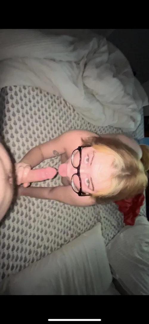 24F looking for a hot girl to fuck my bf while I watch and play with that  by Standard-Bunch-4966