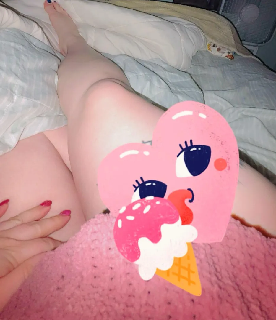 24F [showing off] happy V day  posted by QueenFDE