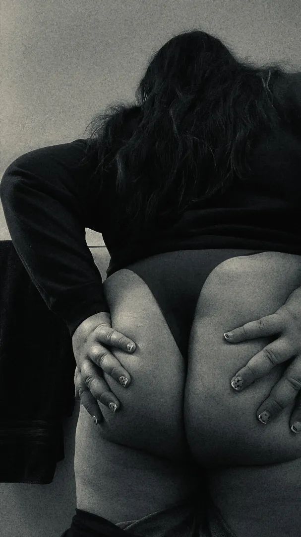 24F someone want to help me cum? posted by Easy-Ad-5390