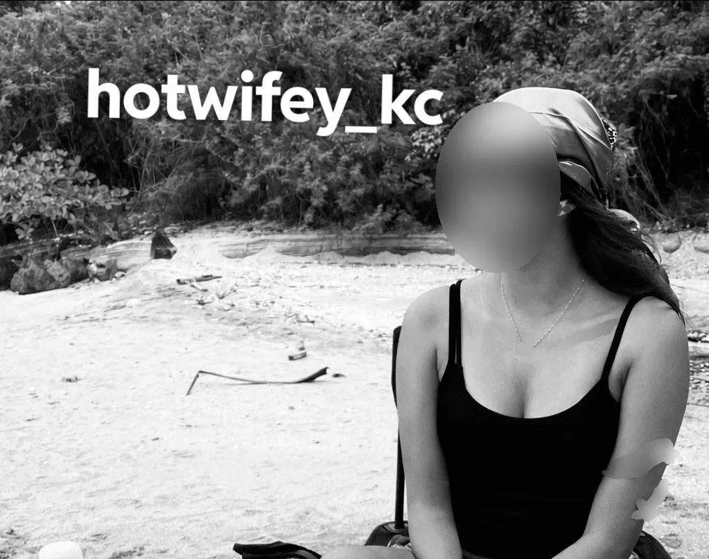 24F24M cuckold posted by hotwifey__kc