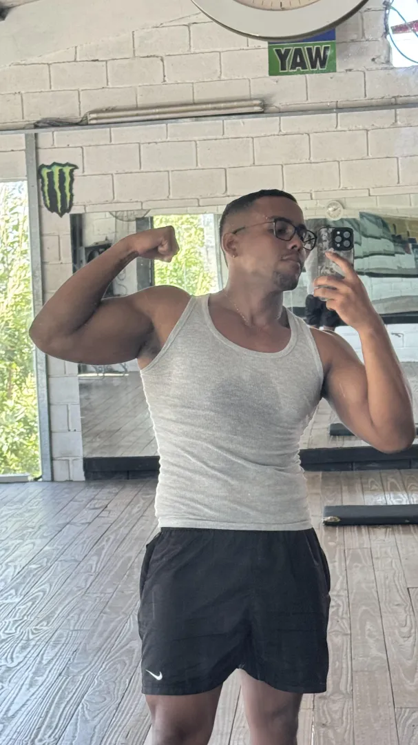 24M Trying to be a Fit latino man. Looking for any fit bro posted by Fantastic-Skill6546