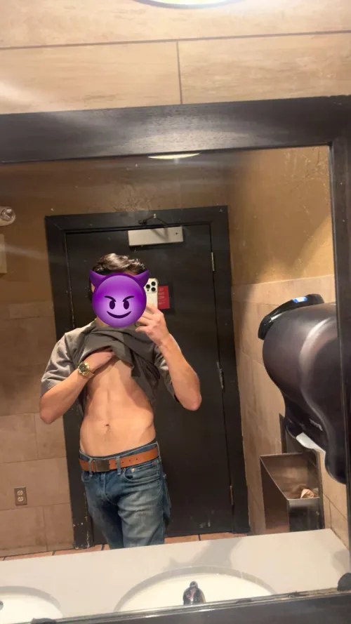 24[M4F/FM] #buda Got off work early and looking for some fun! by Eal9206