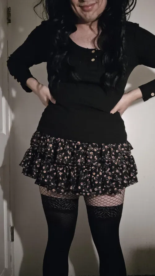 25 [213] CD4FEM Looking to chat. Please be a little creative to guarantee a reply. :3 by MirandaWolfCD