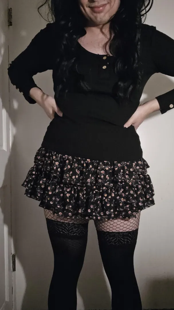 25 [213] CD4FEM Looking to chat. Please be a little creative to guarantee a reply. :3 posted by MirandaWolfCD