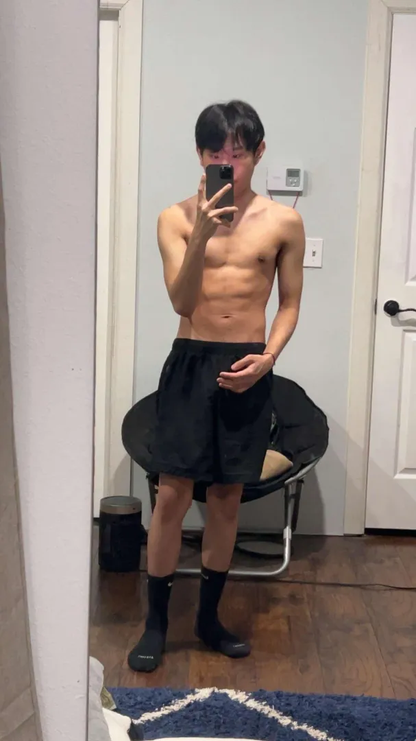 [25] Asian boy posted by y0ngyut