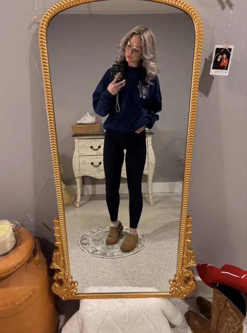 25 [F4M] This petite blonde is ready for some fun. Who’s joining? by Seralyndra