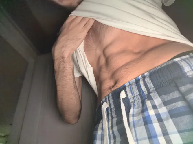 25 (M4F) looking for some fun tonight by Automatic_Schedule47