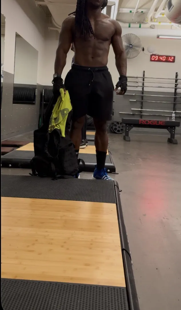 25 M4F seeking new encounters. posted by Ty073