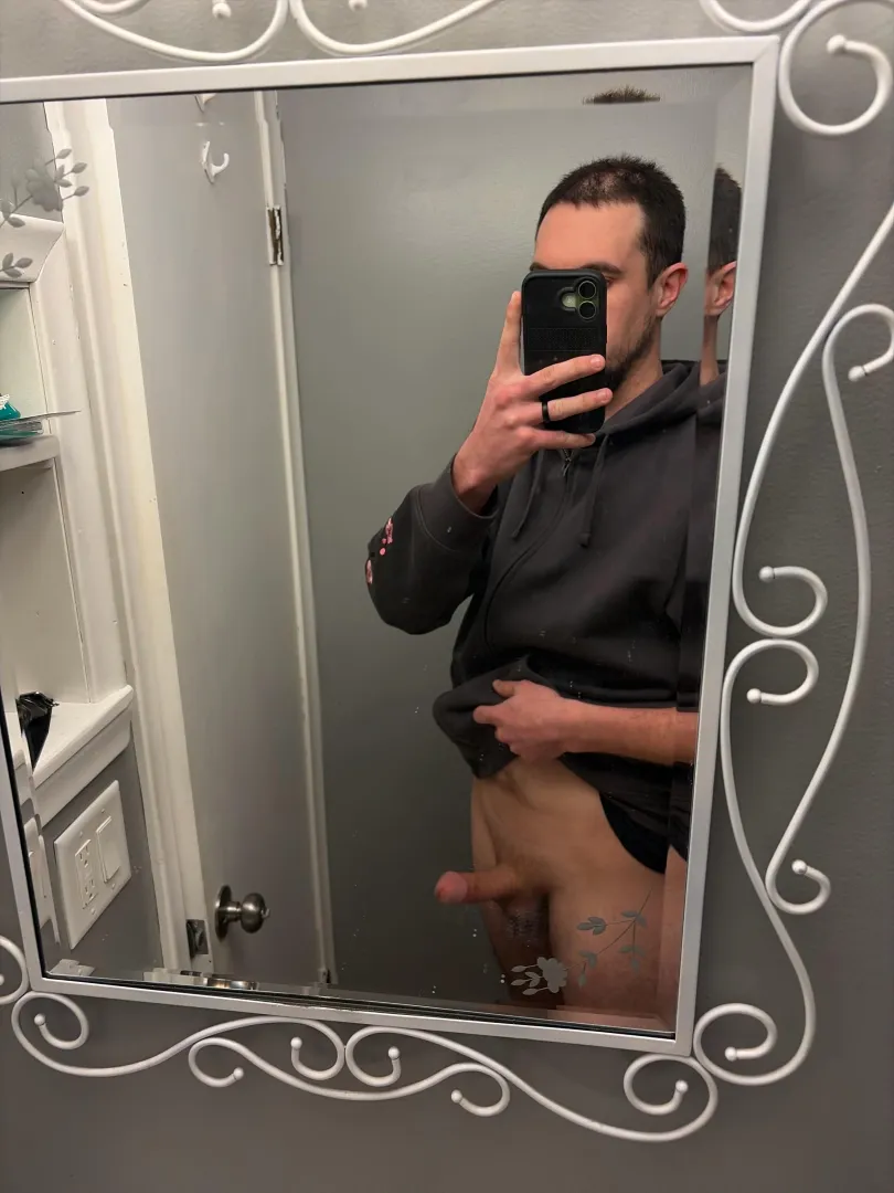 25 m4f Taylor posted by ThatGuyLittleFoot