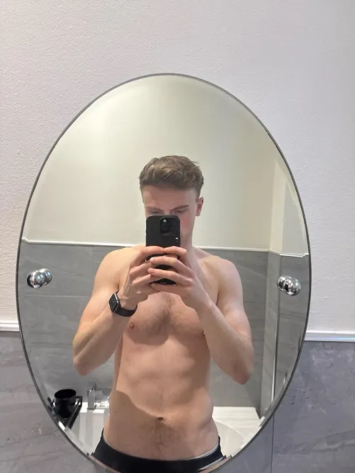 [25] WFH and need entertainment  by OkFan7145