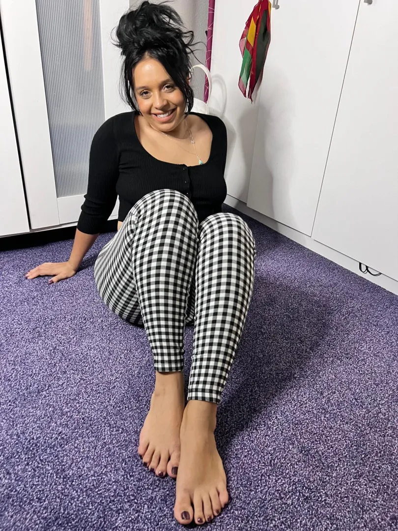 25 ys old but still naughty and tight enough posted by Galadriel69_