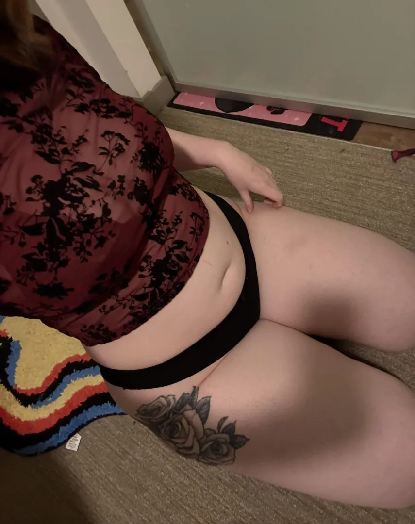 25f Available for meetup, hit me up if you’re not gonna fleek. posted by Gold_Assignment_1709