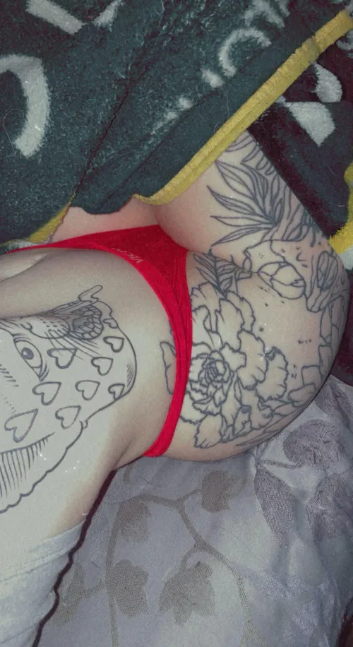 25f25m looking for couple! Located near Manhattan, can travel & can host on occasion :’) want clean lifestyle, fit other couple! by Hour-Animator5309