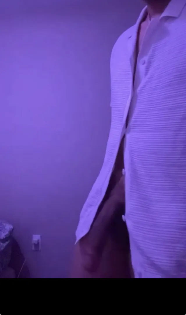 (25M) For Females or Couples only posted by InevitableCare69