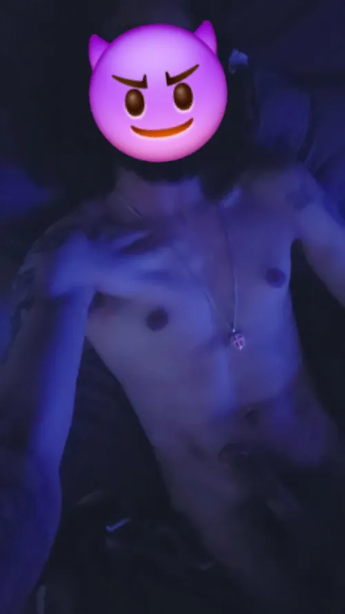 25m4f wtm tonight? by dlgonzo713