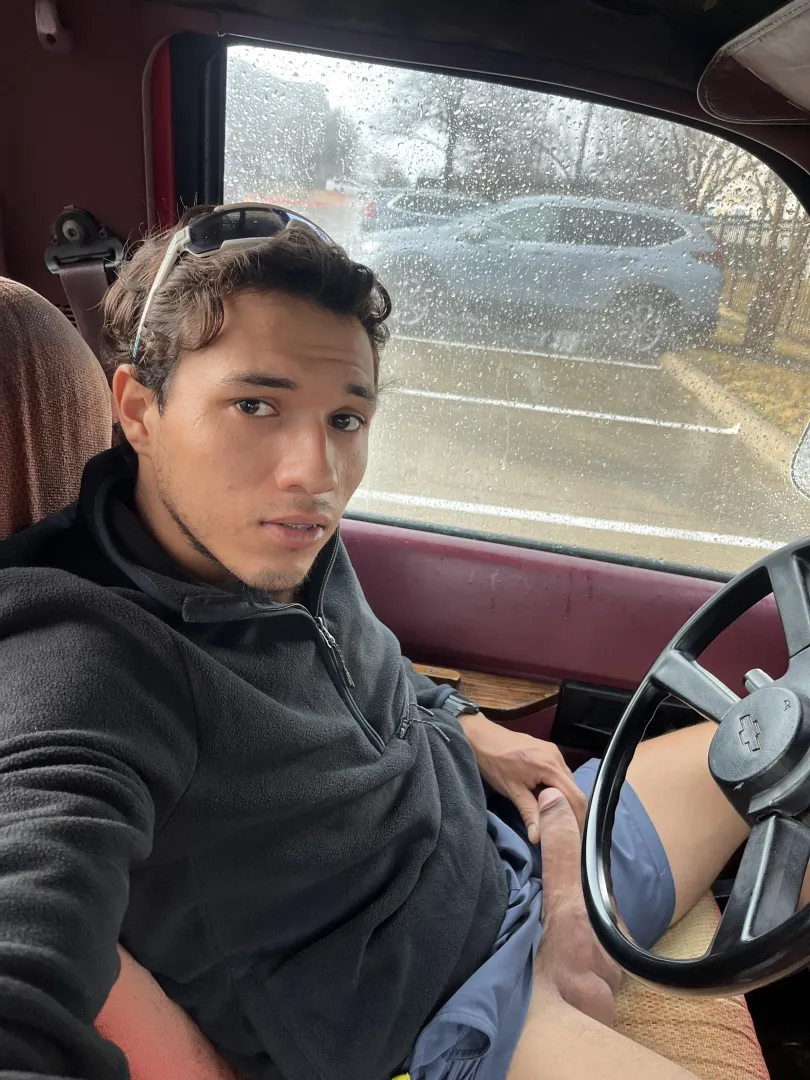 25m4mf or f in atx area posted by Miguel_atx24