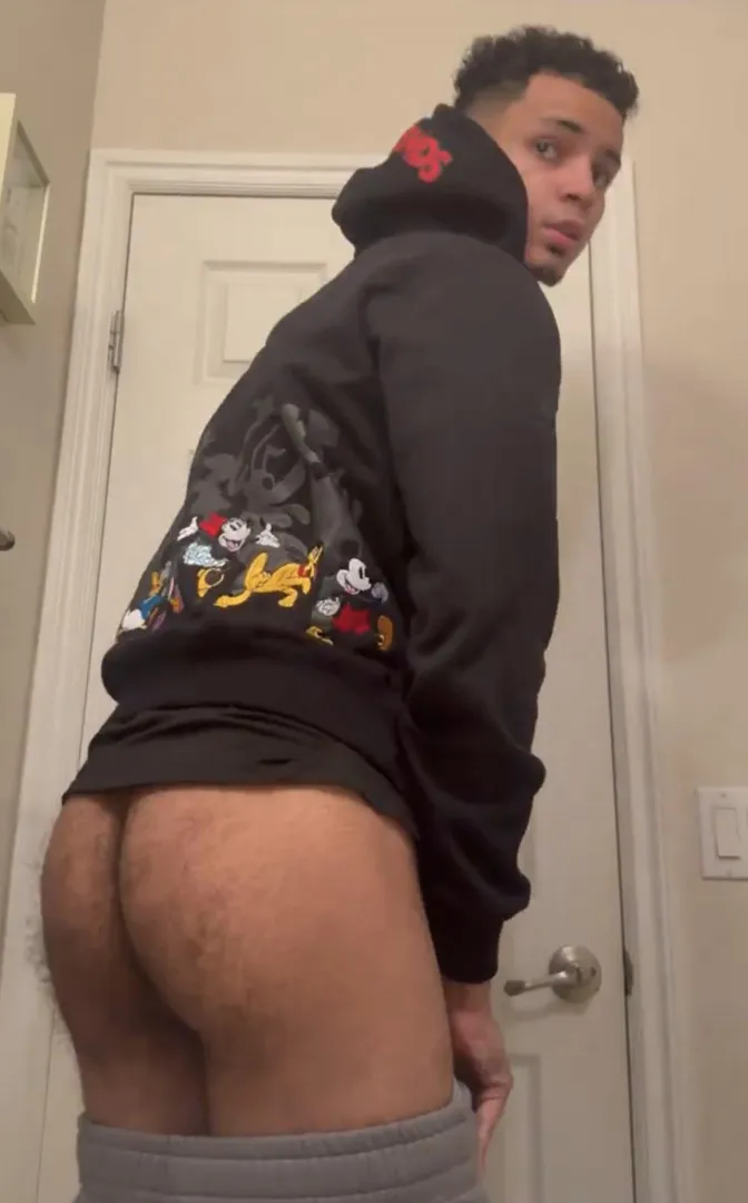 26 need a hairy black top — light skin, brown skin, dark skin  down to rim posted by Wild-Maximum-9614