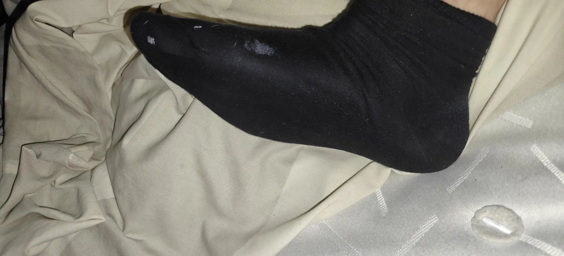 26 year olds 2 week worn black socks posted by ComfortGlittering857