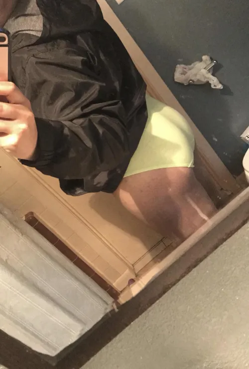 [27] fem bottom looking for dl tops Alief area for right now by Vic_Ren1994