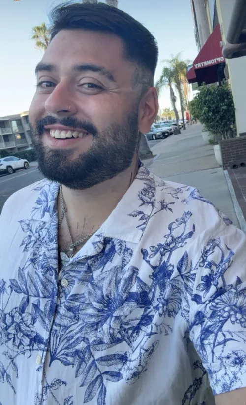 27 looking for longterm bros Down for chatting, gaming, whatever Would prefer a non judgmental gym bro I recently lost 60 pounds but haven't been to the gym yet and would love some tips from a cool dude who knows what he's talking about. Read the whole by jake20replayedyou