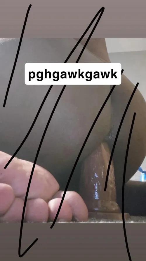 27 looking for some dick this morning. If you’re free hmu by Pghgawkgawk__1