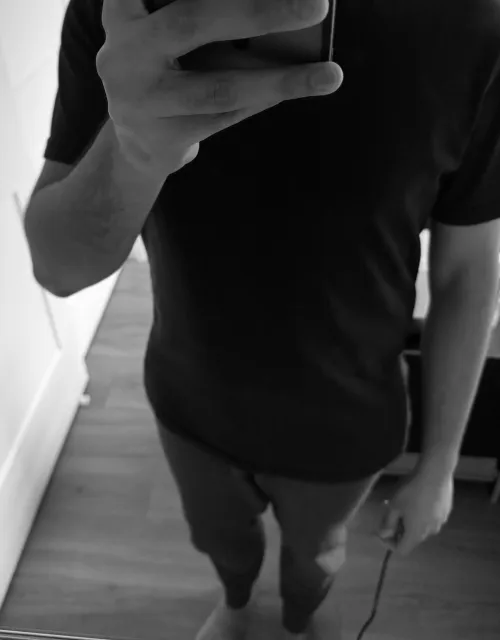 27 (M4M) looking to explore bottom side by Ecstatic_Rock7031