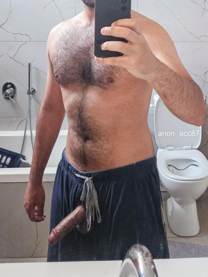 (27) Starting the day with a selfie posted by anon_acc87