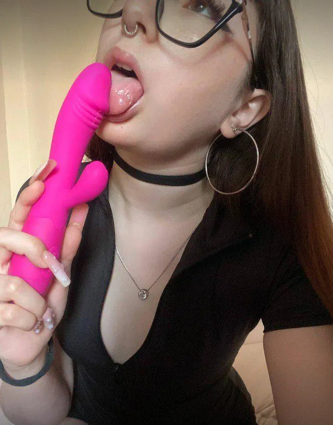 27F - I'll make your night worth it :) posted by Euphoric-Summer-7914