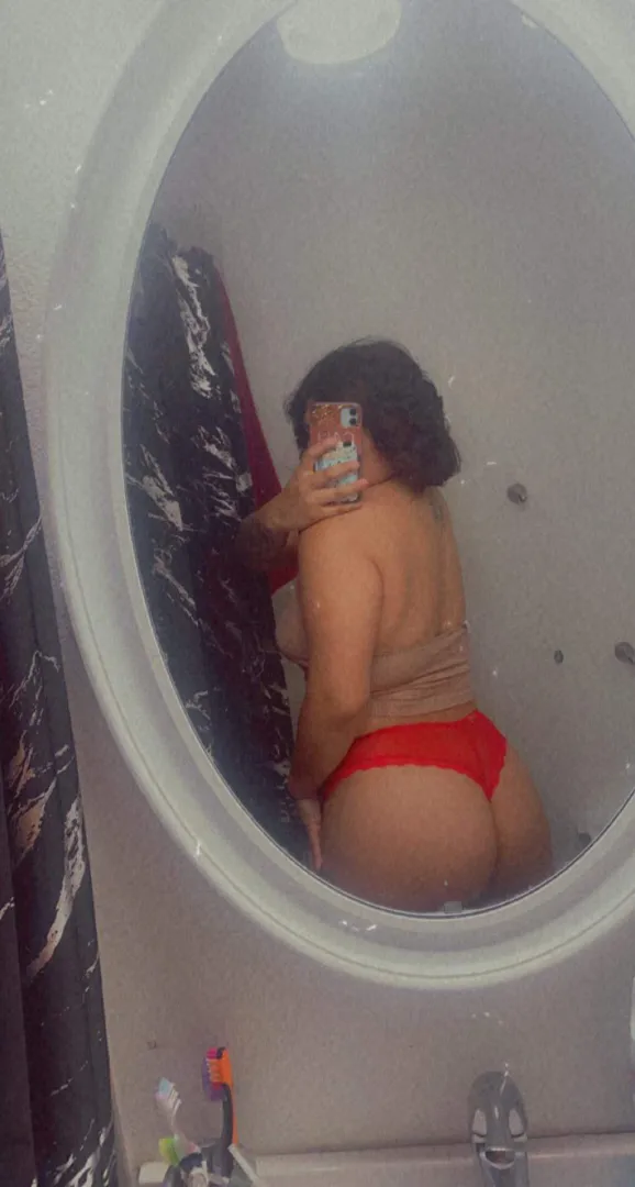 27m 29f couple looking for bull in Long Beach posted by Suspicious_Value8350