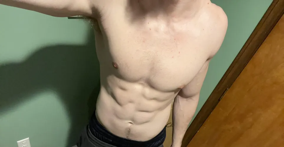 27M | 6’3” Former Athlete | South Shore by Signal-Field-2461