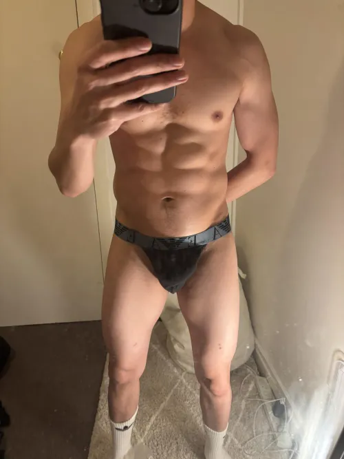 28 fit twunk. HMU bros! by croisssan8