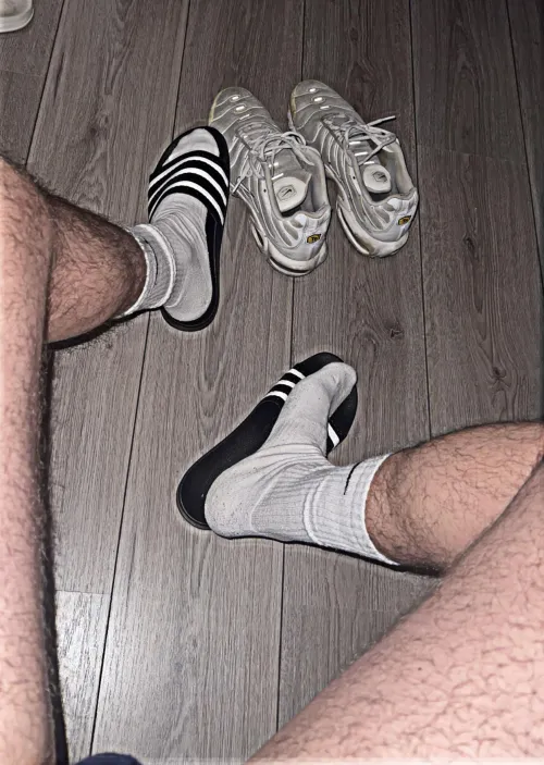 (28) Just back from gym, lil sweaty but idc, wassup bros?  by YawBruhhh