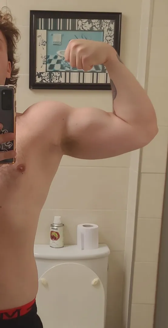 28, just your average Big guy from argentina posted by Substantial-Two3575