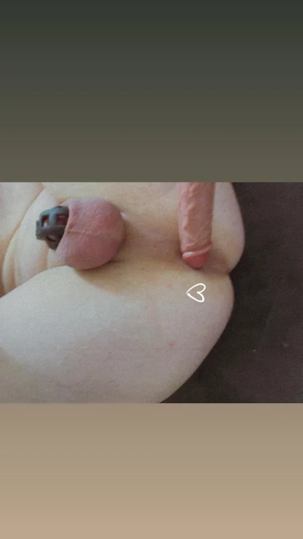 28 looking for a key holder. posted by Excellent_Fox_8142