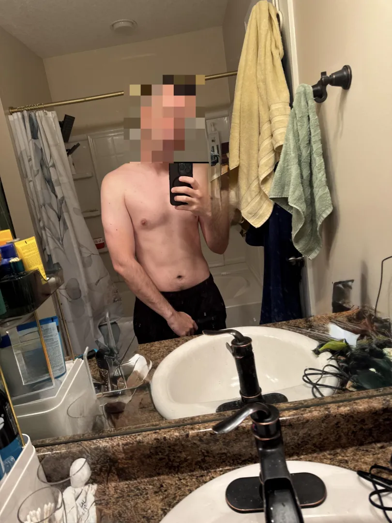 28 married bi fit Army bro, looking for longterm jerk bros, face is a must, must be fit, dm for snap posted by Dirty-Dan_97