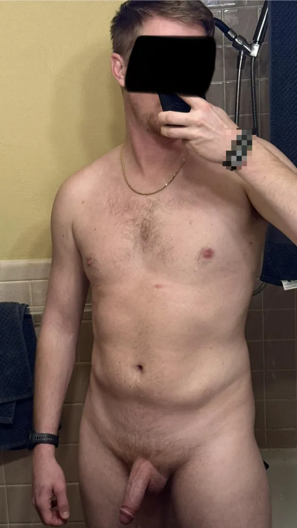 [28] Saturday night hangs posted by ComfortableMap2606