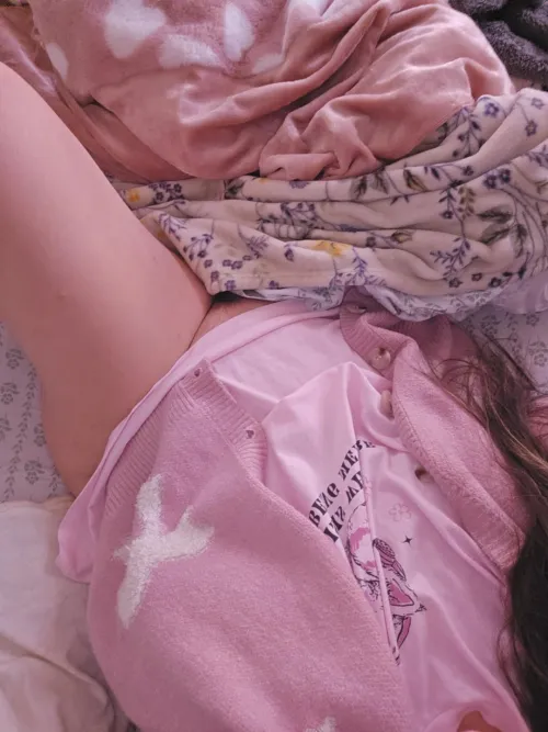 28f western mass - looking for another nasty girl (f only) to get fucked up and goon/play with until we can't see straight. Trauma sluts and Daddy issues welcome. by lil-baby-pop