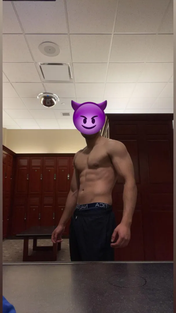 28M looking for couples or females. I’m fit and hung . From CT and around today posted by ArtisticFlamingo7844