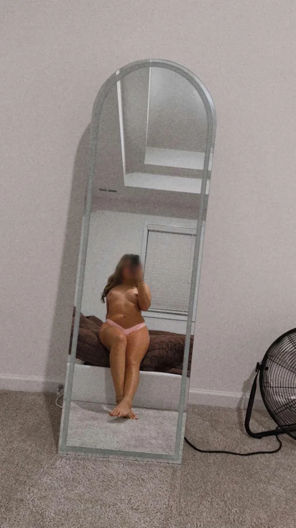 [28M/24F] Couple in Fayetteville, NC in search of 7.5”+ bull, white Must be fit and attractive and Be able to verify. Send us a DM, I will not reply to the post. White only please Just our preference. Looking for a regular FWB. posted by FitCuck910