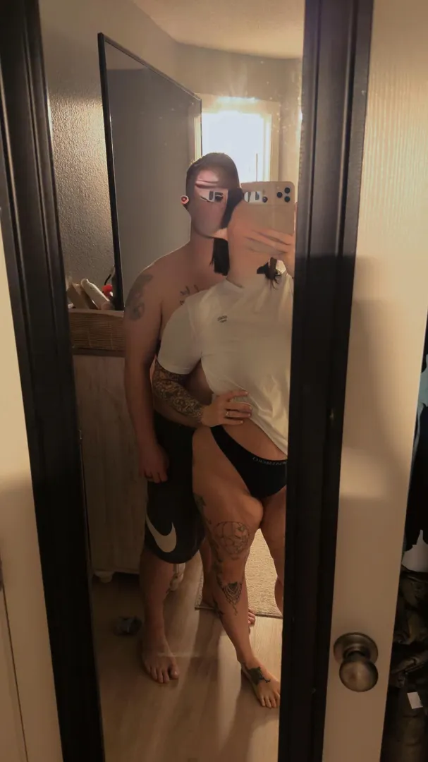 28MF4MF/F/ select males Clarksville area. Will host posted by Klutzy_Disaster_8436