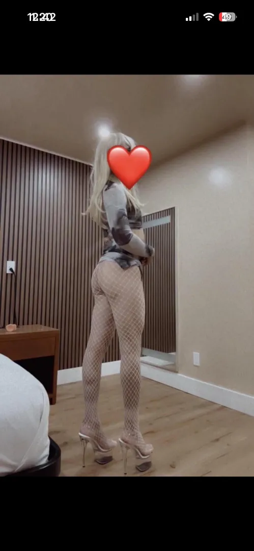 29 [714] S4M looking for fit, attractive , dom man. Please do not be boring, be clean, don’t be weird posted by SissyVanessa28