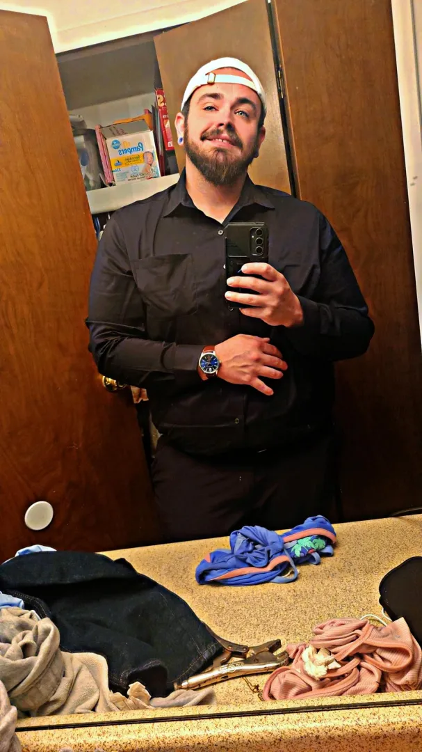 29 male going to be at mgm in about 2 hours then the piston game. Looking for a lady or couple to have some fun with posted by blueskittle95