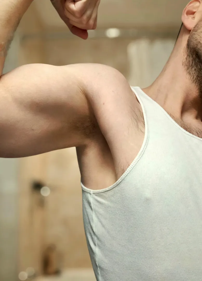 29 really horny. Into athletic/muscular guys. Show me your abs or biceps. posted by lovemusclef