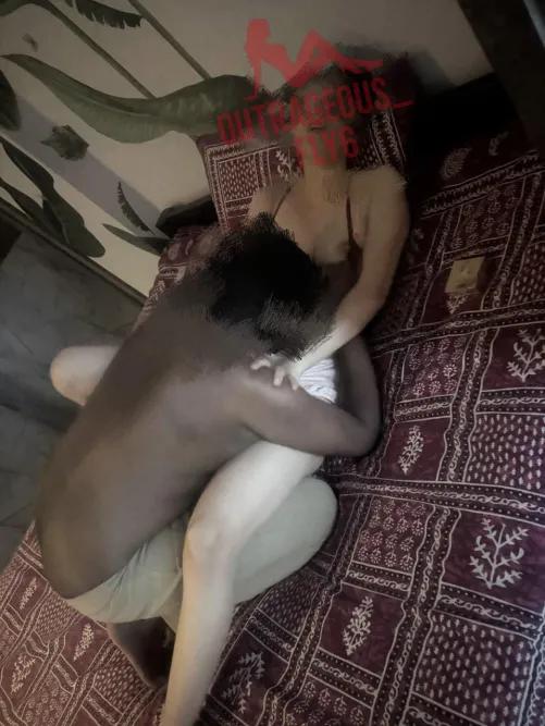 29F: A redditor embracing my body, loved by me and hubby. [F][C] by Outrageous_Fly6