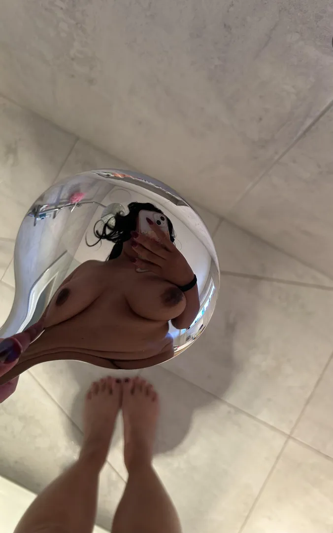 29F being cheeky in the shower  posted by No-Biscotti-8860