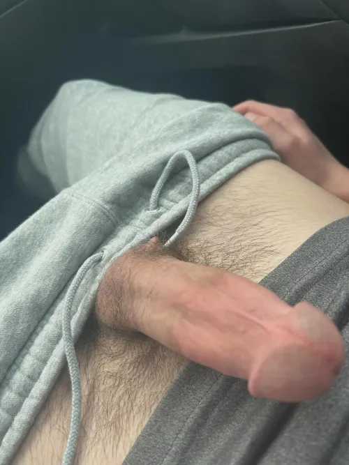 29M looking for a good time online or irl. Pics on request by Soggy-Today5253