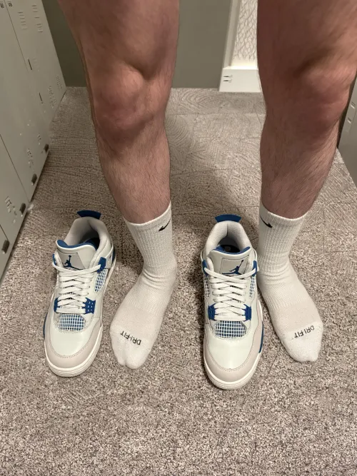 (29)Morning lift in my Military Blue 4’s and white Nike dri-fits by Exact_Rise_8853