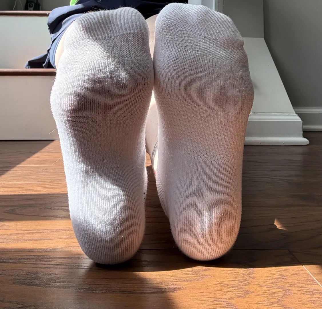 3 miles in fresh socks [F] posted by TheMenageAToes
