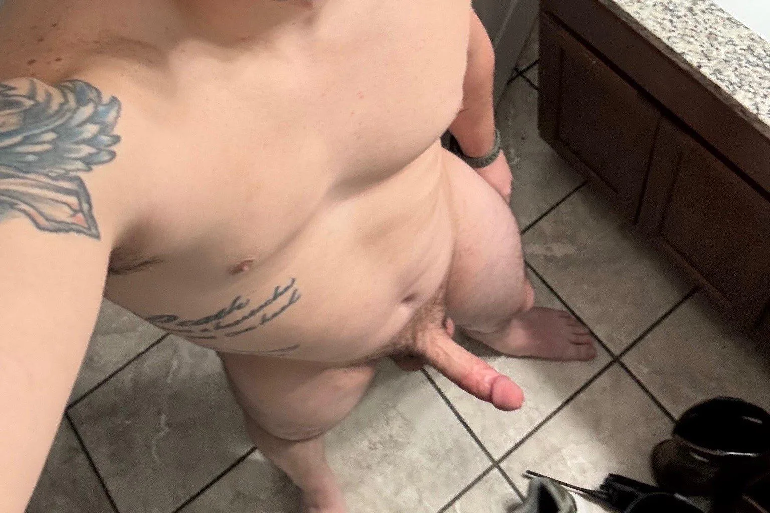 30 5’9 200 Nashville DL looking for a J.O bud around my age. posted by Adept_Surprise_1600